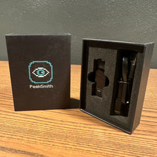 #27 Bin1 : Peeksmith by Elecktricks (black)